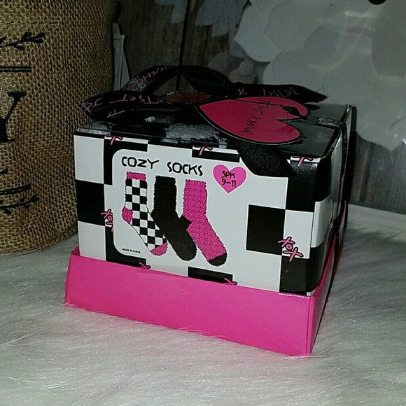 Betsey Johnson cozy socks set of 3 - Picture 3 of 4